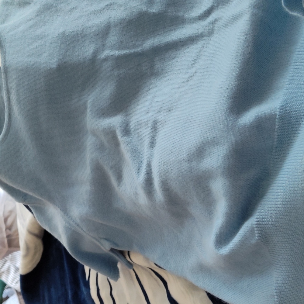 Blue cashmere tea shirt
